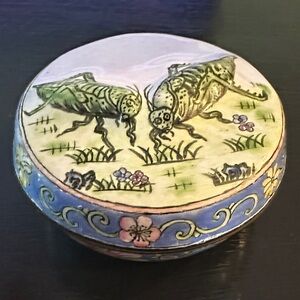 Vtg Enamel on brass trinket/ jewelry box with lid, great for collectors